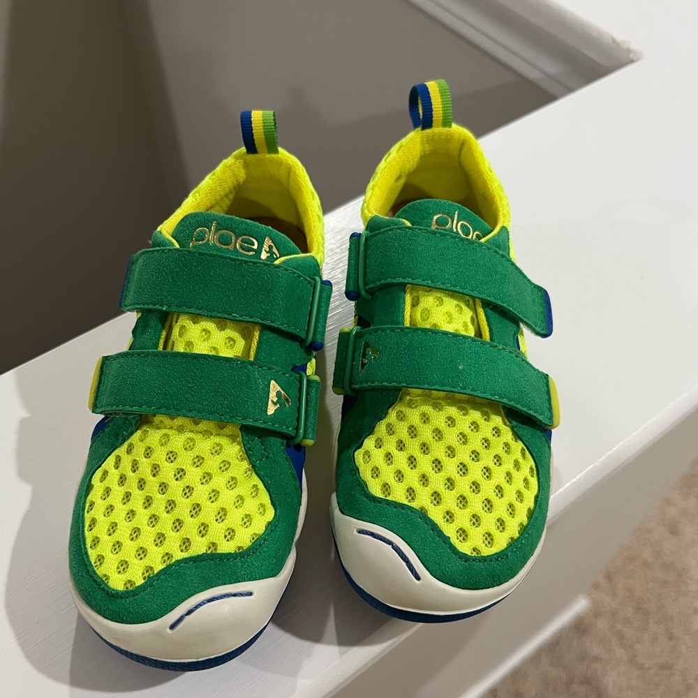 NWOT Plae Ty sneaker